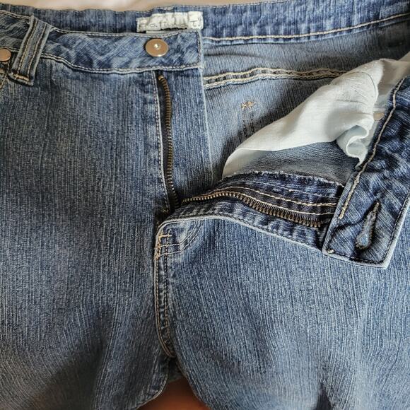 Mattina T Jeans Size 13 14 Medium Wash 5 pockets Embroidered pockets - Picture 8 of 11